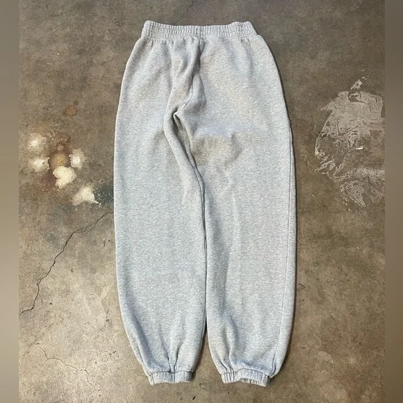 Nike Cuffed Baggy Sweatpants - Picture 2 of 5